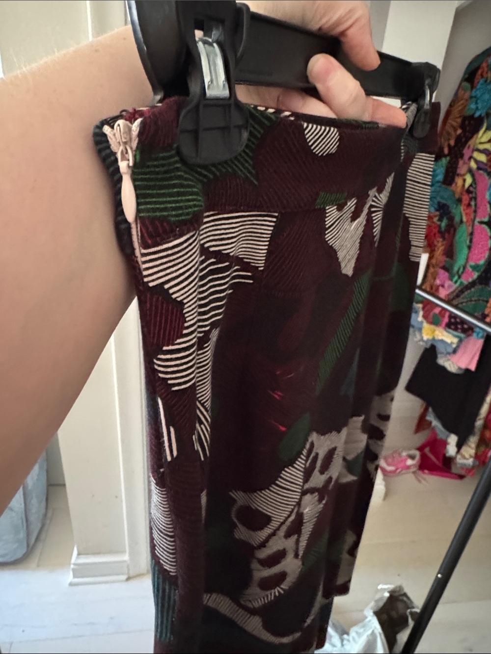 Anthropologie Isla Maude Women's Printed A-Line Skirt in Burgundy and Green - Picture 4 of 7